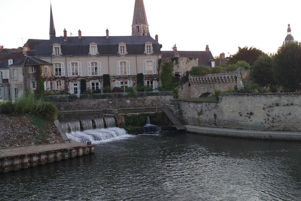 La Tranquillite Proche Des Chateaux De La Loire. Vendôme Buitenkant foto